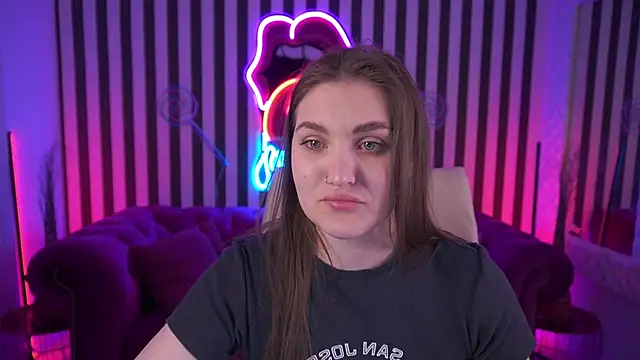 EmmyCharmm online show from 04/23/26, 05:47