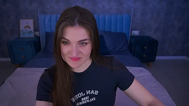 EmmyCharmm online show from 04/06/26, 05:30