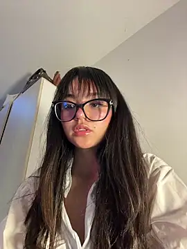 Olivia xd  online show from 11/14/25, 05:44