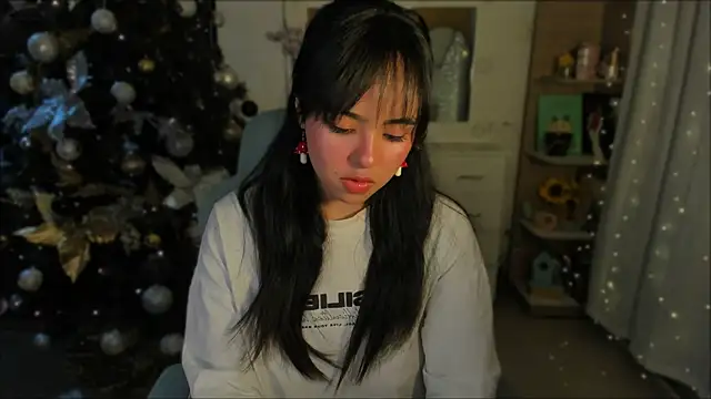 Olivia xd  online show from 11/30/25, 09:32