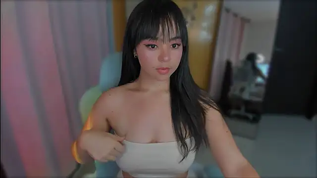 Olivia xd  online show from 10/13/25, 07:54