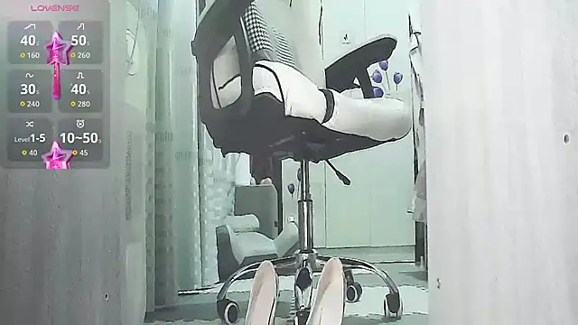 -orange  online show from 11/07/25, 02:38