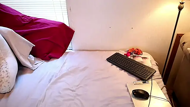 xxpixeyxx online show from 10/13/25, 02:51
