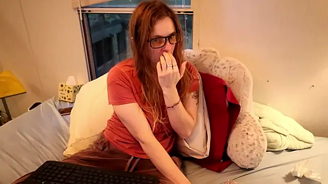 xxpixeyxx online show from 10/28/25, 02:05