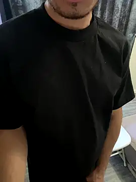 demonslayerr999 online show from 10/30/25, 06:16