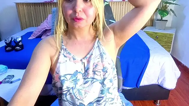 Snapshot of rose_meyer chatting on 04/26/26, 03:42 rose meyer online show from 04/26/26, 03:42