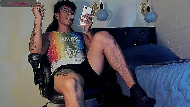 Snapshot of FuckHardlove chatting on 03/19/25, 07:17 FuckHardlove online show from 03/19/25, 07:17