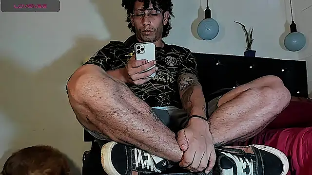 Snapshot of FuckHardlove chatting on 10/17/25, 04:09 FuckHardlove online show from 10/17/25, 04:09