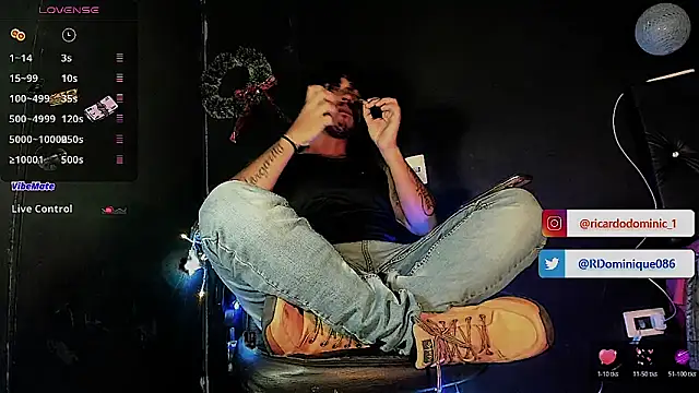 Snapshot of FuckHardlove chatting on 12/16/25, 06:01 FuckHardlove online show from 12/16/25, 06:01