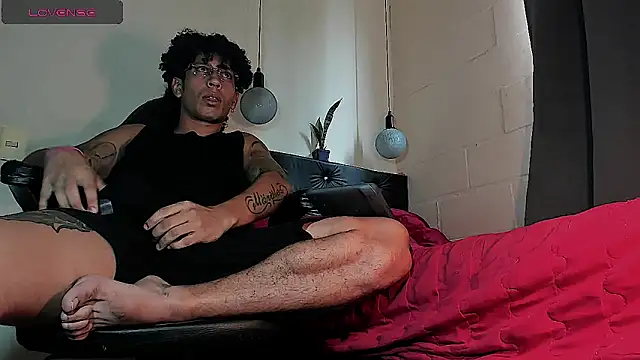 Snapshot of FuckHardlove chatting on 09/28/25, 06:37 FuckHardlove online show from 09/28/25, 06:37