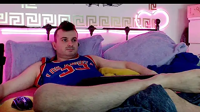 Snapshot of erotico69xxx chatting on 10/02/25, 04:43 erotico69xxx online show from 10/02/25, 04:43