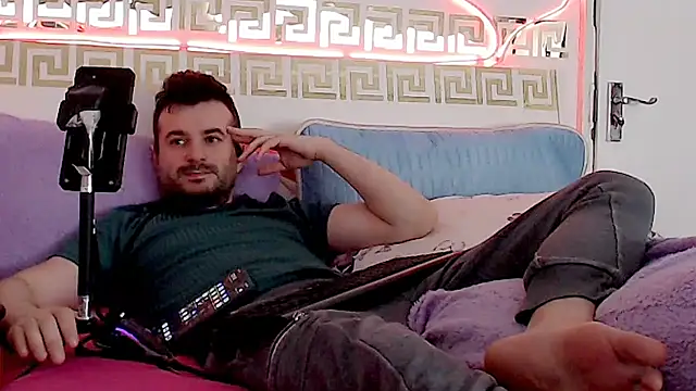 Snapshot of erotico69xxx chatting on 10/27/25, 01:01 erotico69xxx online show from 10/27/25, 01:01