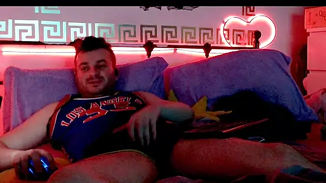 Snapshot of erotico69xxx chatting on 10/06/25, 10:43 erotico69xxx online show from 10/06/25, 10:43