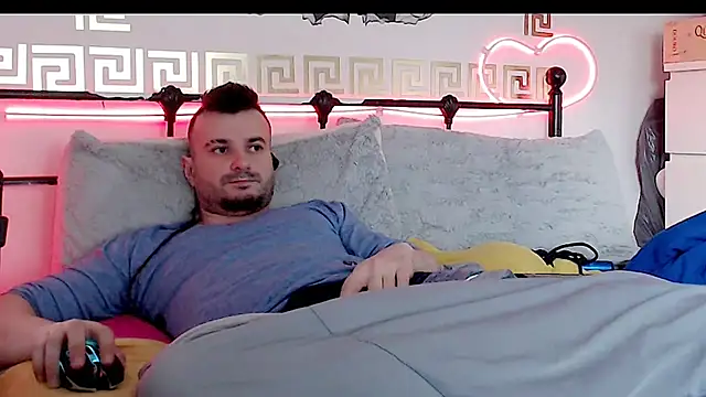 Snapshot of erotico69xxx chatting on 09/24/25, 12:11 erotico69xxx online show from 09/24/25, 12:11