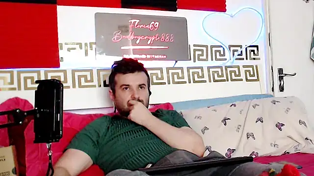 Snapshot of erotico69xxx chatting on 11/14/25, 11:36 erotico69xxx online show from 11/14/25, 11:36