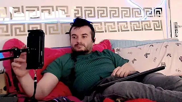 Snapshot of erotico69xxx chatting on 11/13/25, 01:04 erotico69xxx online show from 11/13/25, 01:04