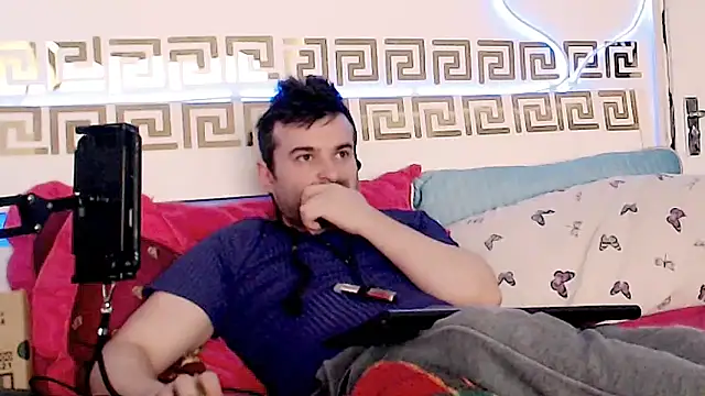 Snapshot of erotico69xxx chatting on 11/10/25, 11:48 erotico69xxx online show from 11/10/25, 11:48