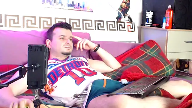 Snapshot of erotico69xxx chatting on 05/09/26, 10:46 erotico69xxx online show from 05/09/26, 10:46
