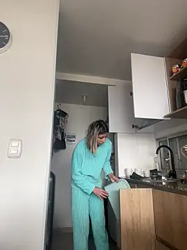 Snapshot of Ameellie chatting on 12/02/25, 03:03 Ameellie online show from 12/02/25, 03:03