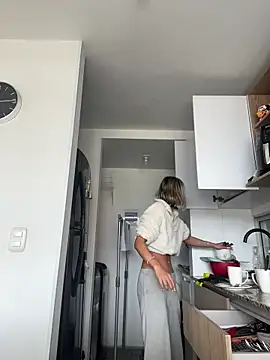 Snapshot of Ameellie chatting on 11/19/25, 03:56 Ameellie online show from 11/19/25, 03:56