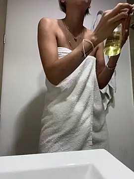 Snapshot of Ameellie chatting on 11/20/25, 04:07 Ameellie online show from 11/20/25, 04:07