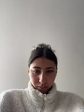 Ameellie online show from 05/17/26, 03:56