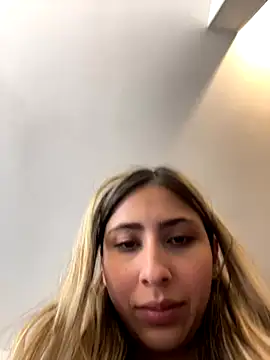 Snapshot of Ameellie chatting on 11/02/25, 03:50 Ameellie online show from 11/02/25, 03:50