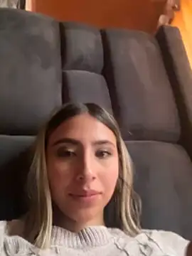 Snapshot of Ameellie chatting on 11/30/25, 03:24 Ameellie online show from 11/30/25, 03:24