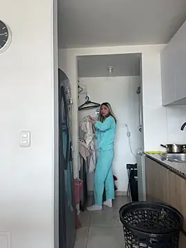 Snapshot of Ameellie chatting on 10/25/25, 04:07 Ameellie online show from 10/25/25, 04:07