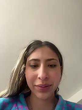 Snapshot of Ameellie chatting on 10/22/25, 04:50 Ameellie online show from 10/22/25, 04:50