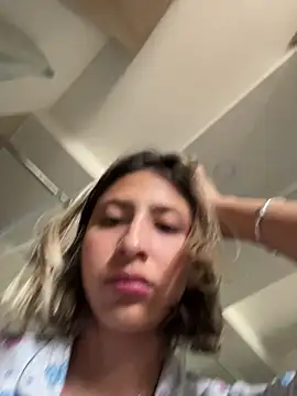 Snapshot of Ameellie chatting on 11/22/25, 04:06 Ameellie online show from 11/22/25, 04:06