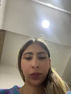 Snapshot of Ameellie chatting on 10/30/25, 04:59 Ameellie online show from 10/30/25, 04:59