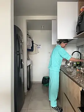 Snapshot of Ameellie chatting on 10/24/25, 03:55 Ameellie online show from 10/24/25, 03:55