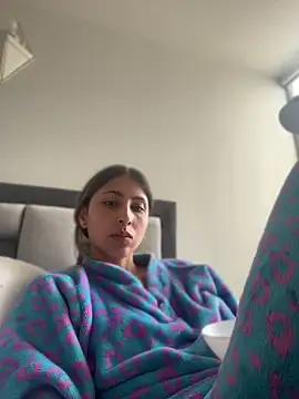 Ameellie online show from 04/18/26, 07:18