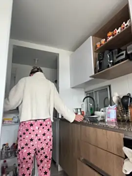 Ameellie online show from 04/11/26, 04:54