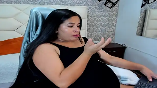 BiancaFlower online show from 12/18/24, 07:41