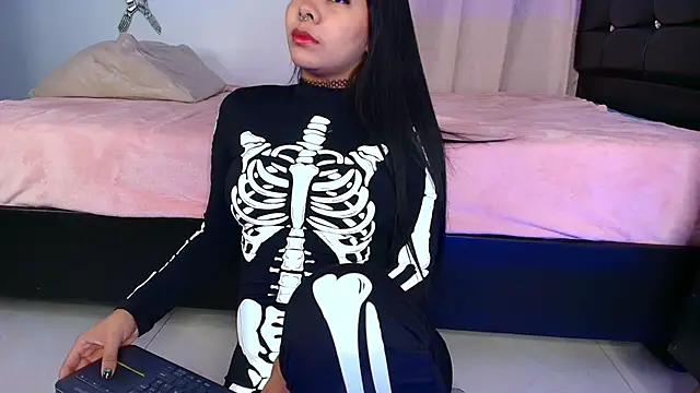 Mia depp online show from 11/13/25, 10:13