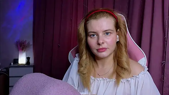 Snapshot of Day-off chatting on 09/29/25, 12:11 Day-off online show from 09/29/25, 12:11