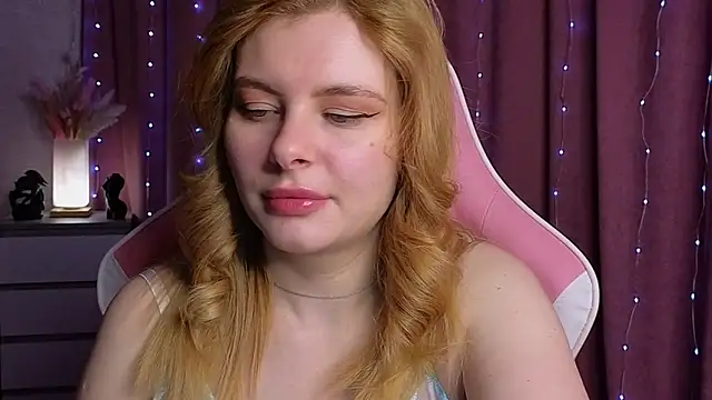 Snapshot of Day-off chatting on 11/09/25, 03:10 Day-off online show from 11/09/25, 03:10