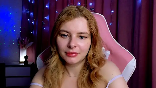 Snapshot of Day-off chatting on 10/04/25, 03:30 Day-off online show from 10/04/25, 03:30