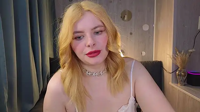 Snapshot of Day-off chatting on 05/11/26, 03:30 Day-off online show from 05/11/26, 03:30