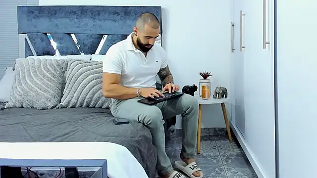 Zack Froone online show from 12/01/25, 12:28