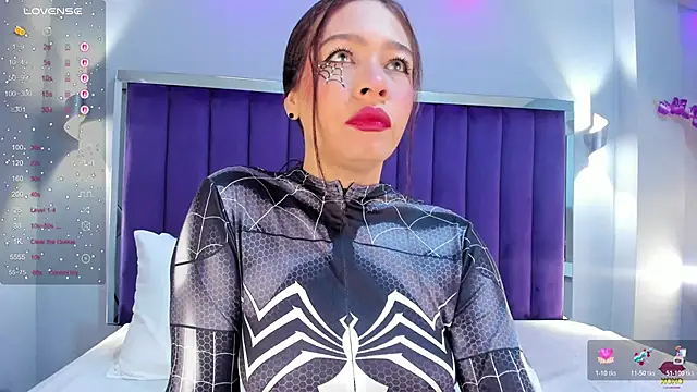 Snapshot of SaraRiley chatting on 10/31/25, 11:22 SaraRiley online show from 10/31/25, 11:22