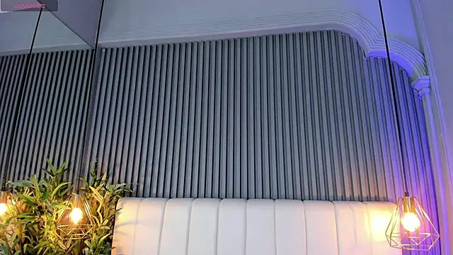 Snapshot of SaraRiley chatting on 11/24/25, 10:32 SaraRiley online show from 11/24/25, 10:32