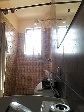 skiihot online show from 02/25/25, 12:16