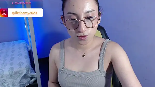 Snapshot of little__amy_ chatting on 02/09/25, 01:22 little amy online show from 02/09/25, 01:22