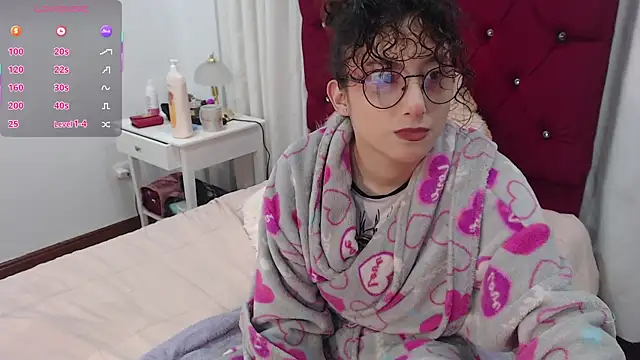 Snapshot of little__amy_ chatting on 10/11/25, 08:21 little amy online show from 10/11/25, 08:21