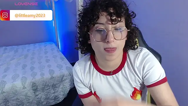 Snapshot of little__amy_ chatting on 02/16/25, 01:58 little amy online show from 02/16/25, 01:58