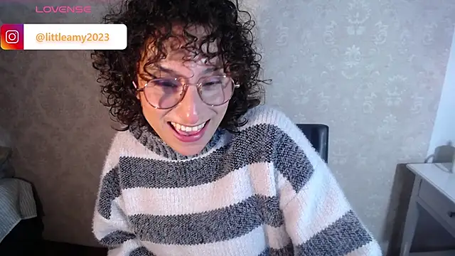 Snapshot of little__amy_ chatting on 03/12/25, 02:09 little amy online show from 03/12/25, 02:09