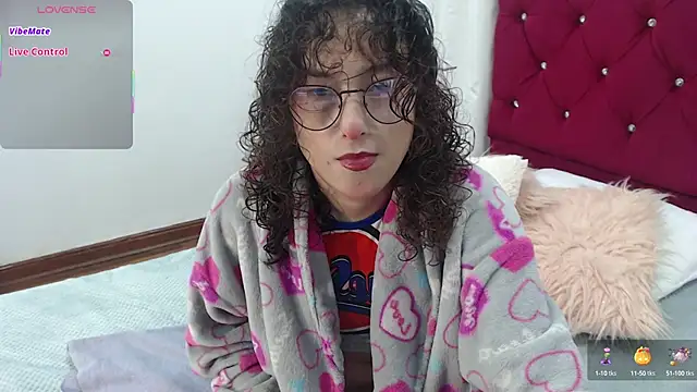 Snapshot of little__amy_ chatting on 10/06/25, 08:20 little amy online show from 10/06/25, 08:20